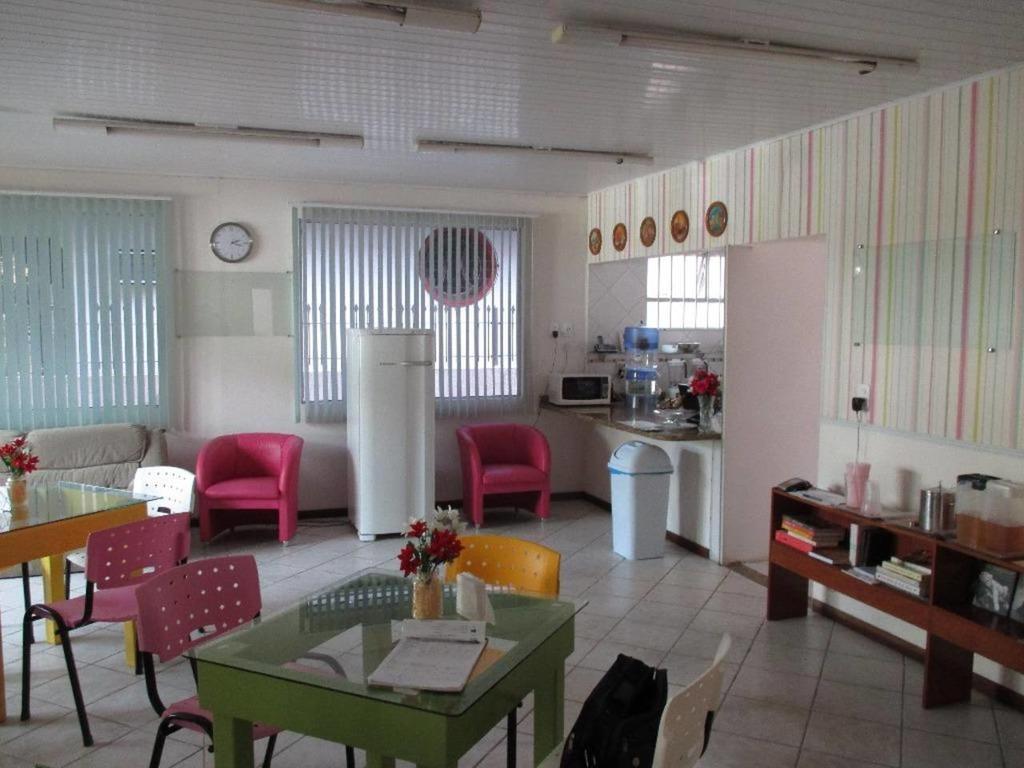 Pousada Casa Verde - Quartos Individuais - Smart Tv 32 - E Banheiro Privativo Lägenhet Itajaí Exteriör bild