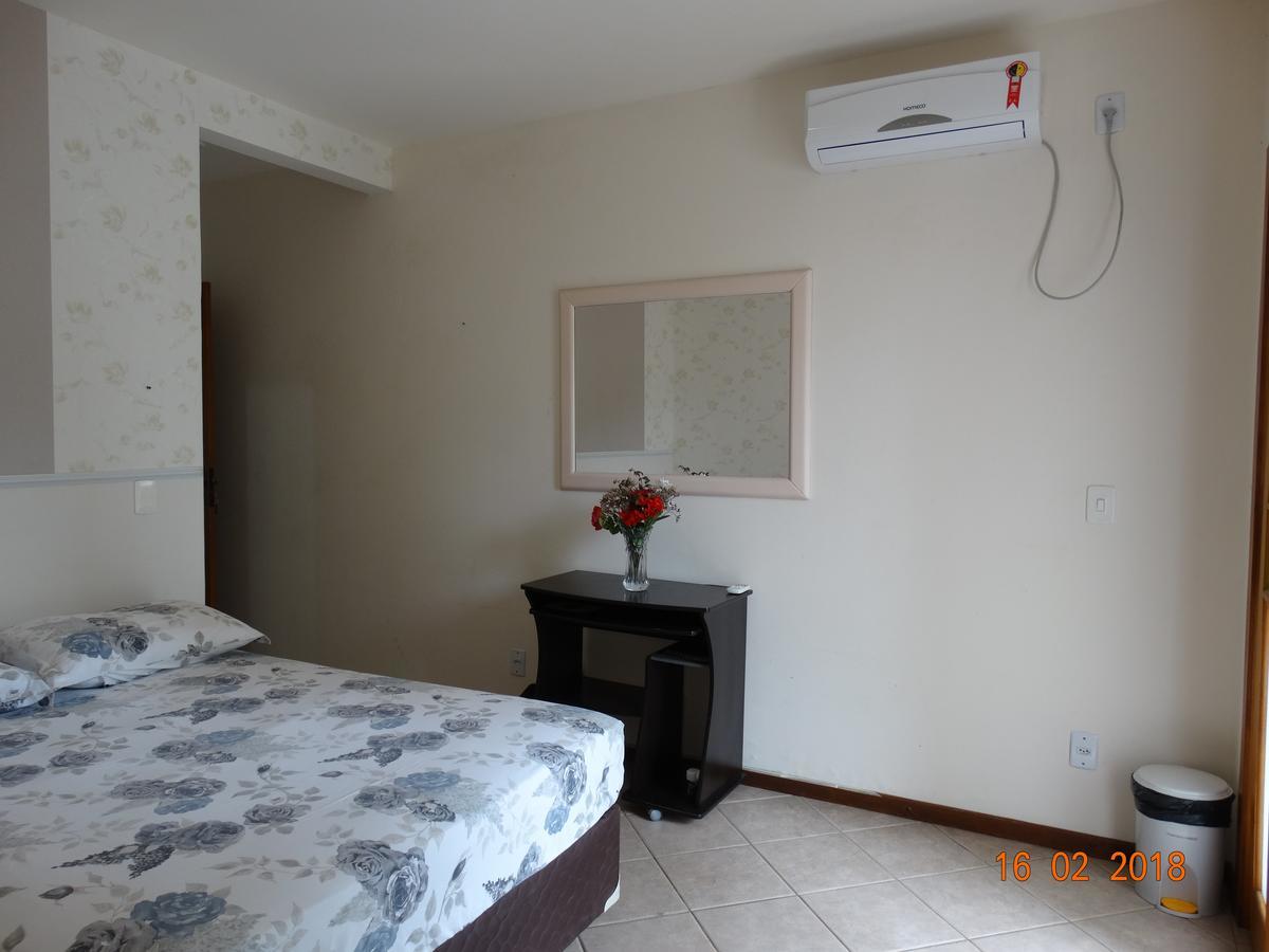 Pousada Casa Verde - Quartos Individuais - Smart Tv 32 - E Banheiro Privativo Lägenhet Itajaí Exteriör bild